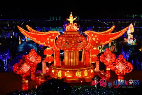 “滇池之光”灯展